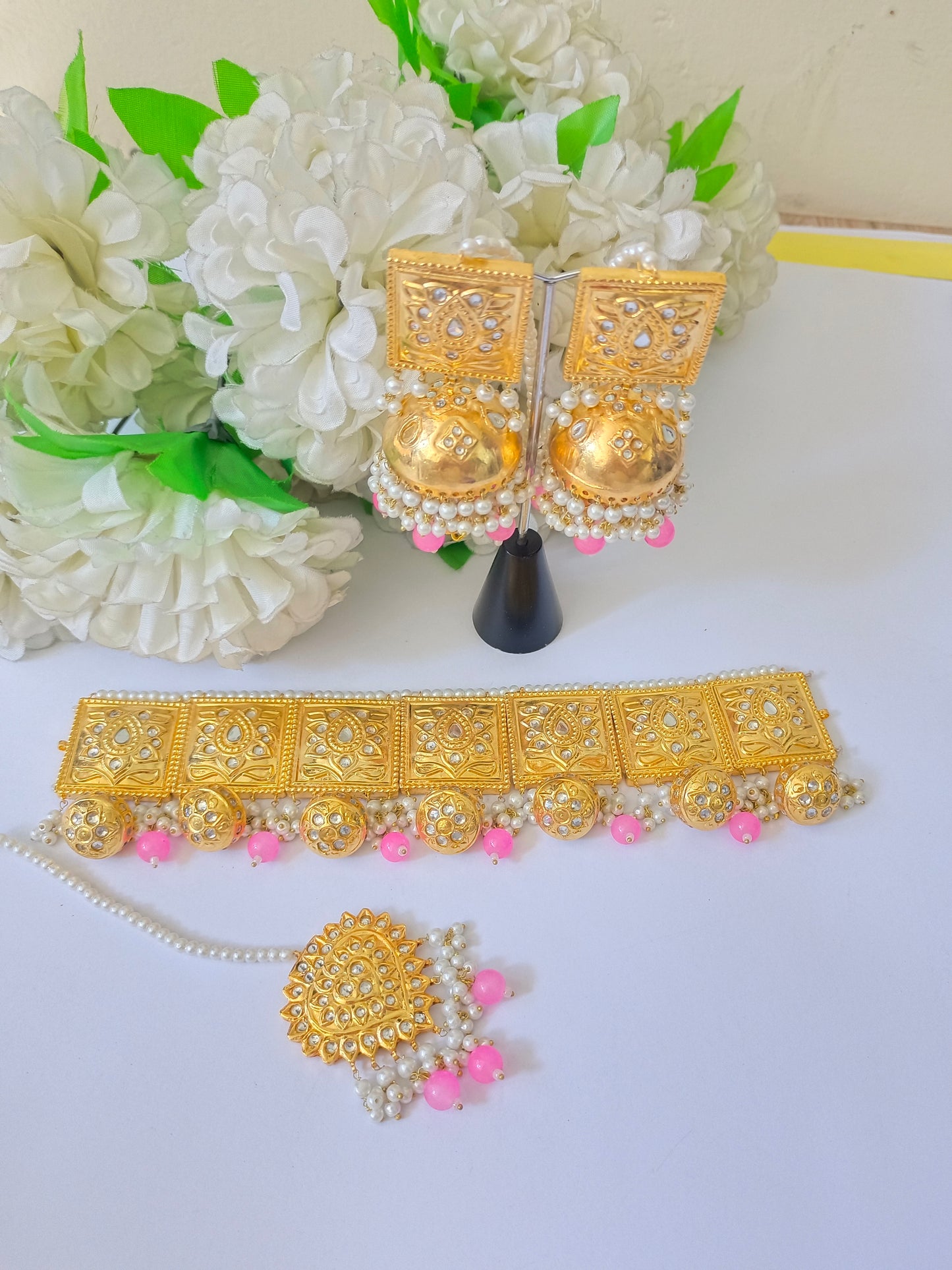 GOLD PLATED KUNDAN CHOKER